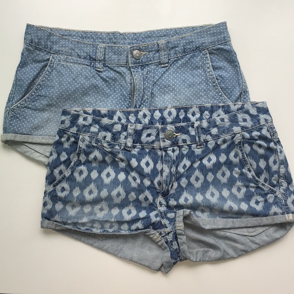 2 Divided Printed Jean Shorts - Picture 2 of 2